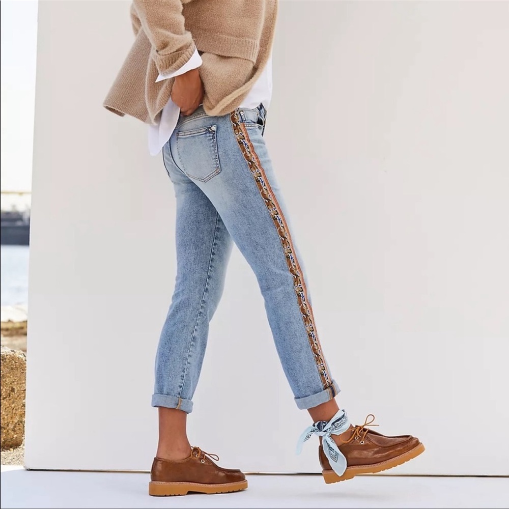 Anthropologie Pilcro Mid-Rise Slim Side Stripe Boyfriend Jeans SZ 26